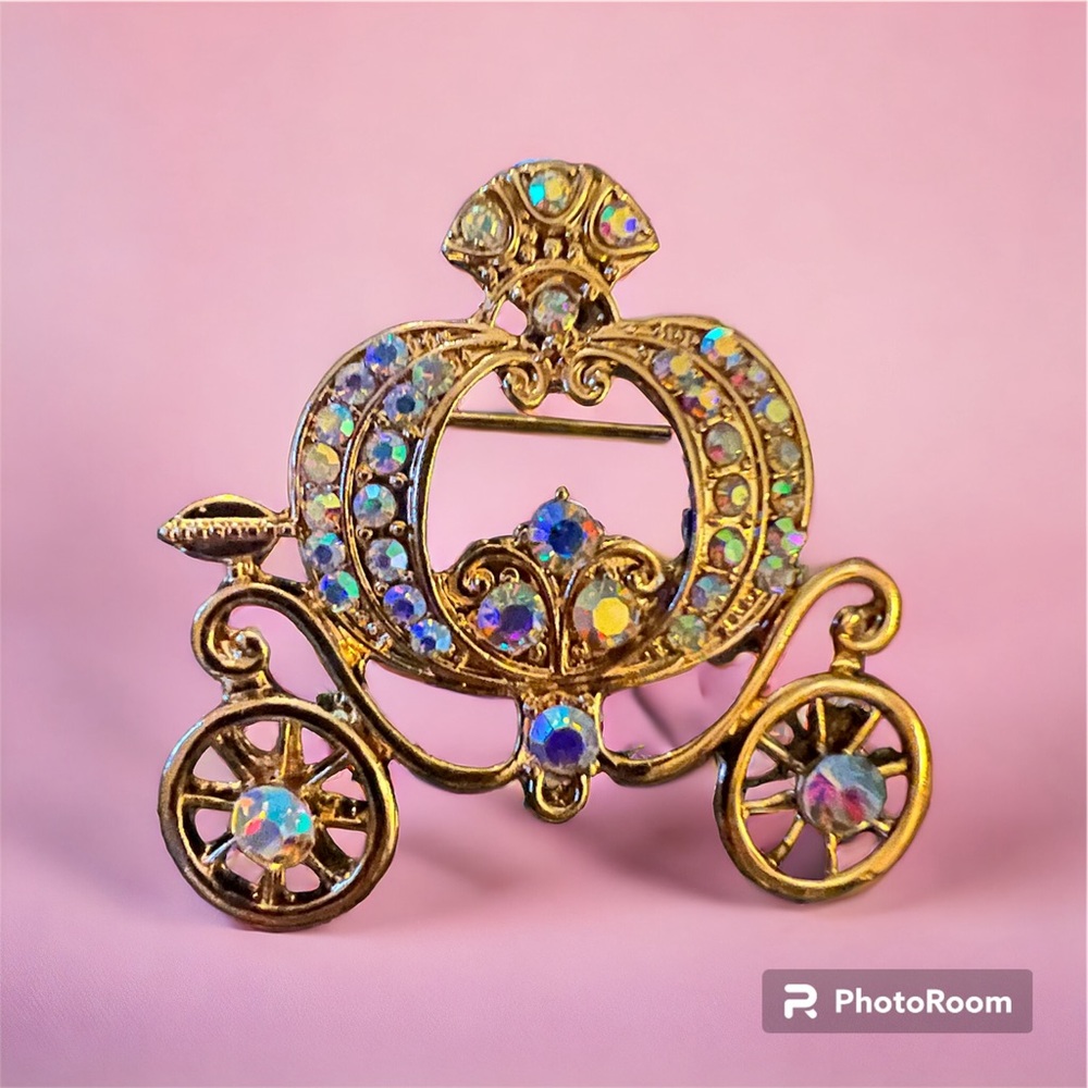 Contemporary Carriage brooch
